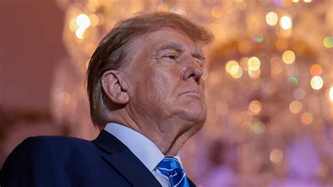 Hunkered at Mar-a-Lago, Trump makes his club a makeshift Situation Room