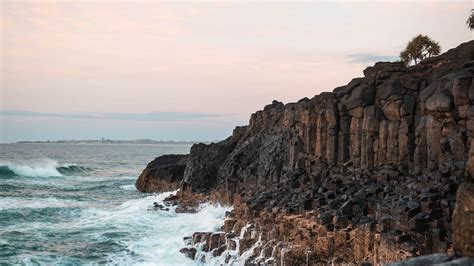 Download wallpaper 1920x1080 rock, waves, stones, horizon, sea full hd ...