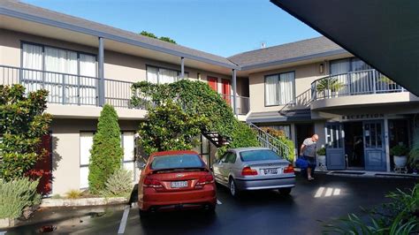 CORNWALL PARK MOTOR INN (Epsom) - Motel Reviews, Photos, Rate ...