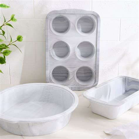 Buy Bakers Pride Floura Silicone Loaf Pan from Home Centre at just INR ...