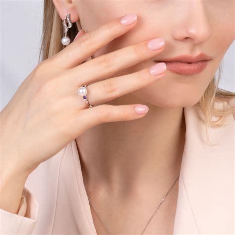 Pearl Jewellery - Bespoke Diamond Jewelry | GLAMIRA.in