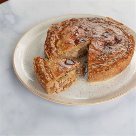 OUR FAVOURITE PIGS & CHICKS PIE!