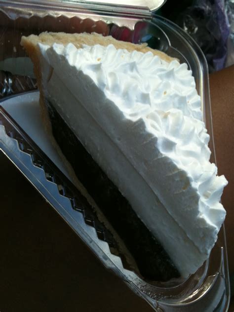 Recipe: Hawaii Chocolate Haupia Pie – dee Cuisine