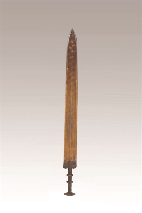 中国现存的最知名的宝剑，埋藏千年看不出生锈，被誉为天下第一剑 - 知乎