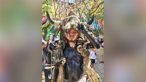 Behind the mask in Mexico's Carnival - Trufflepig