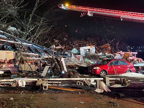 Tennessee tornadoes leave 6 dead, over 50 injured