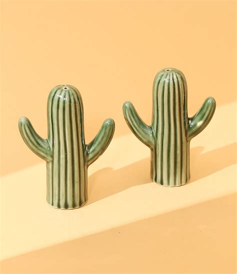 Salt & pepper shakers – Amruk