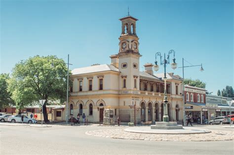 Country Town 的图像结果