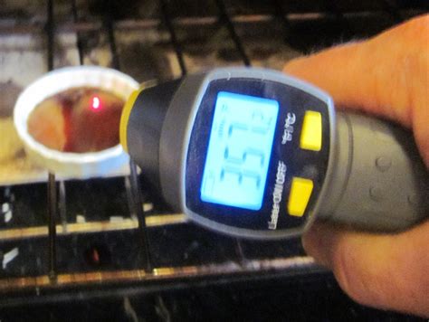 Chez Vorax -- Experiments in cooking: Melting Sugar