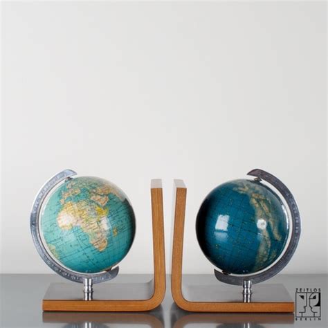 Pair of bookends with globes - ZEITLOS – BERLIN