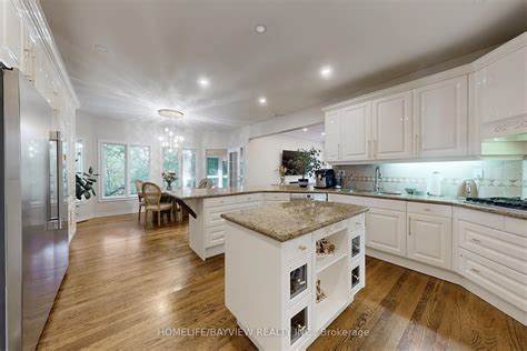 25 Willow Farm Lane, Aurora, ON L4G 6K1