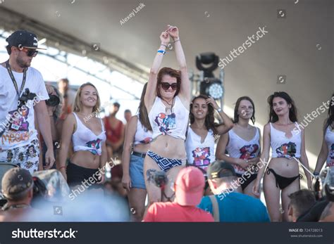 29 Wet T Shirt Contest Royalty-Free Images, Stock Photos & Pictures ...