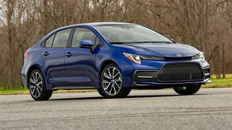 2020 Toyota Corolla Buyer's Guide: Reviews, Specs, Comparisons