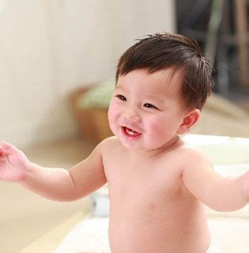2016男孩可爱发型 男宝宝夏季可爱发型_发型师姐
