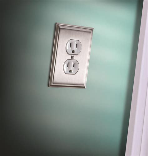 Mulholland Duplex Outlet Wall Plate | Amerock