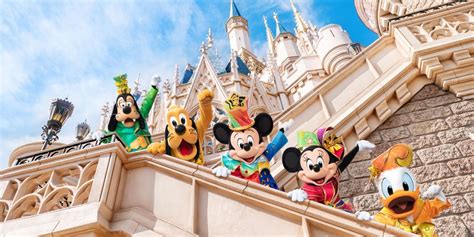 Disneyland Tokyo Tokyo Disneyland Operator To Raise Wages By 7% The