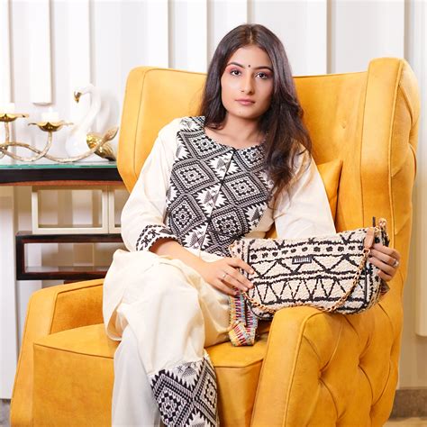 Monochrome Tribal - Jacquard Sling Bag – METEAMO