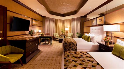 Download Luxury Double Bed Hotel Room Nemacolin Wallpaper | Wallpapers.com