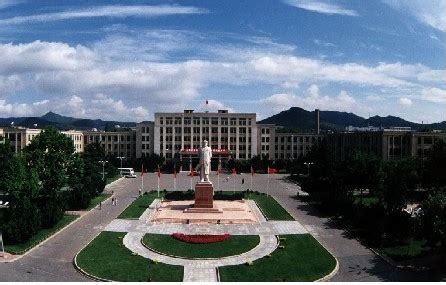 2023年辽宁一本大学排名及分数线