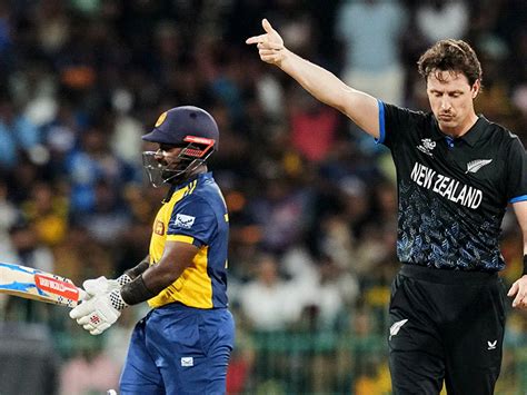 Mitchell Santner Stars as NZ Beats Sri Lanka | T20 WC 2026 Semis Hopes ...
