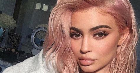 ¿Kylie Jenner oculta su embarazo usando un nuevo estilo de ropa ...
