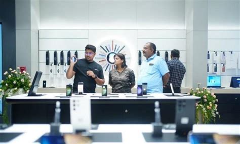 What's special about Samsung's largest premium Experience Store in ...