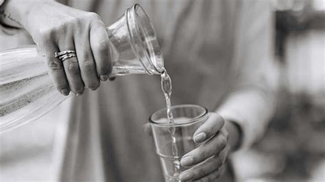 What happens to the body when kidney function begins to deteriorate