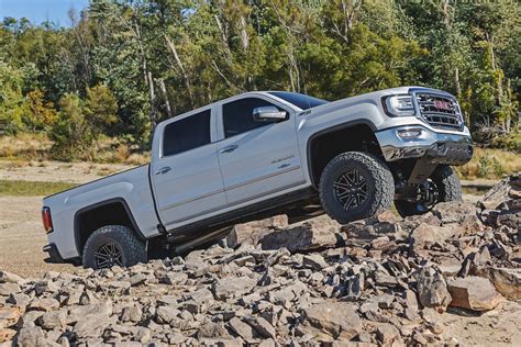 View build 7 Inch Lifted 2017 GMC Sierra 1500 | Rough Country