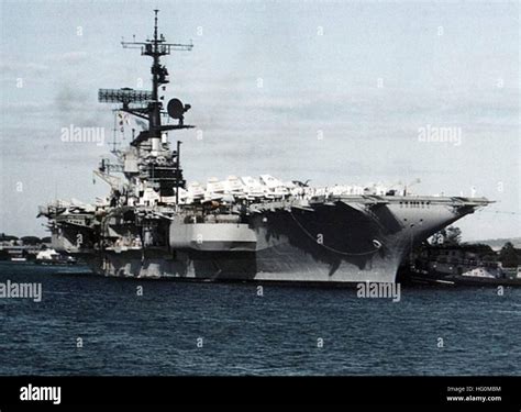 Uss coral sea cv 43 hi-res stock photography and images - Alamy