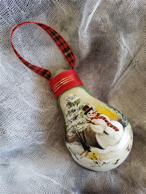 Hand Painted Christmas Ornaments on Burnt Out Light Bulbsu00a0 | Light ...