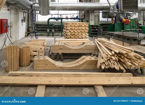 木工厂和设备机械. 专业工业木工制造 库存照片. 图片 包括有 线路, 生产, 专业人员, 会议室, 材料 - 227697160
