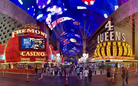 [100+] Fondos de fotos de Fremont Street | Wallpapers.com