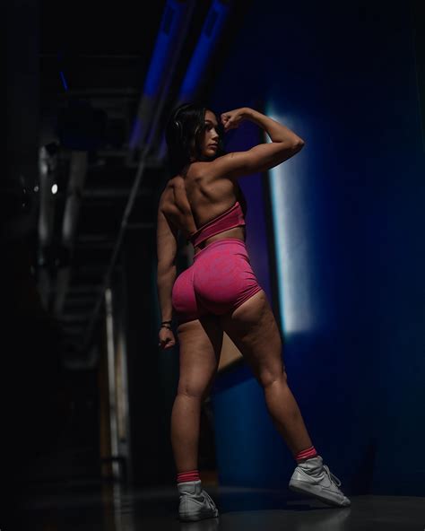 Laura Francesca Saponara (@laurasaponara) • Instagram photos and videos