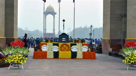 Indian Army Day: Do you know whose rifle stands on the Amar Jawan ...