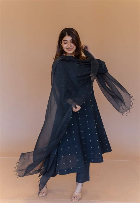 Indian Ethnic Women's Malika Green Dabu Cotton Kali Kurta – THE INDIAN ...