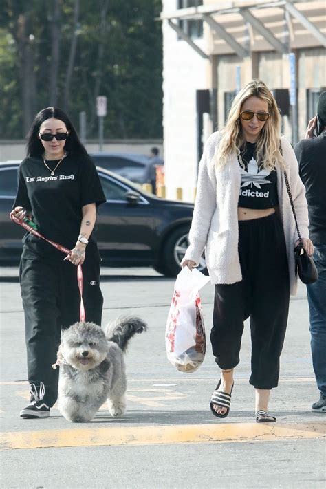 Noah Cyrus and Mom Tish Cyrus - Shopping in LA 01/25/2020 • CelebMafia