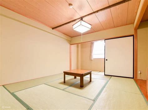 Kitashiga Komaruyama Ski Resort Bus Tour with Ski/Snowboard Lesson ...