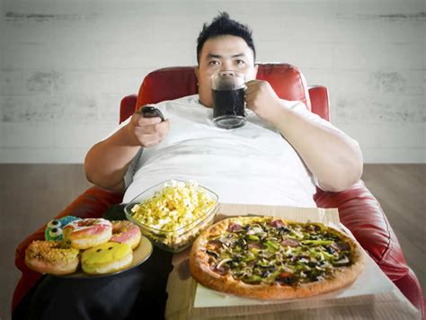 Overeating Side Effects: What happens to your body when you eat too much?