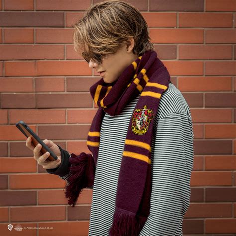 Gryffindor Deluxe Scarf | Harry Potter | Cinereplicas - Cinereplicas USA