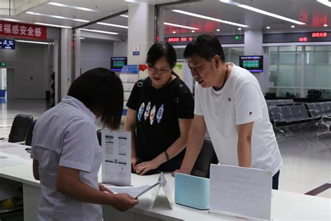 国五条落地郑州第二天 房管局保安称过户人减少大半_新浪地产网