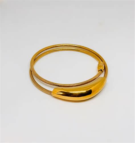 IRAZ 18k Gold Plated Anti-Tarnish Arc Shape Curved Pendant Necklace