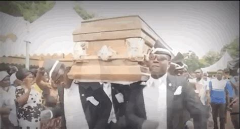 黑人小哥快樂抬棺發財，非洲加納的葬禮，可是個暴富產業 - 每日頭條