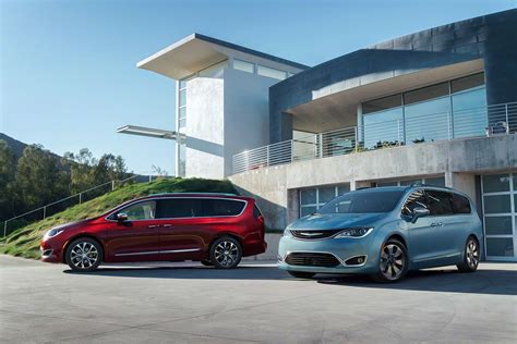2017 Chrysler Pacifica Scores Impressive 28 MPG Highway - autoevolution