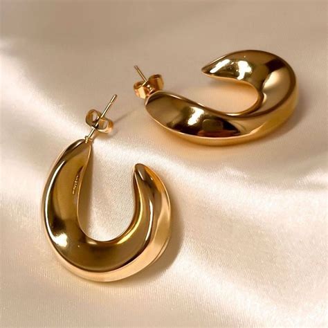 Auric Wave Earrings – Local Pitara