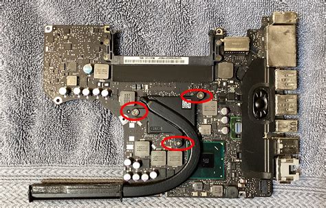 Clean MacBook Pro 2012 Inside 的图像结果