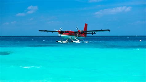 5 Amazing Planes That Can Land On Water