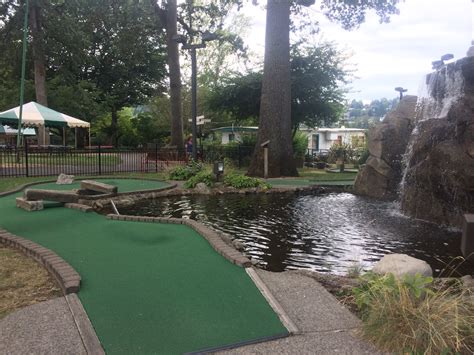The Ham and Egger Files: Mini Golf at Oaks Amusement Park in Portland ...