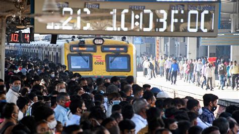 Mumbai India Local Train 的图像结果