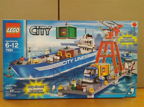 Lego City Harbor 7994 : bricks.argz.com | Oliver Birch