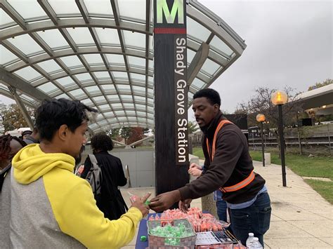 Walktober Outreach- Shady Grove Metro Station (Bay A) | Flickr